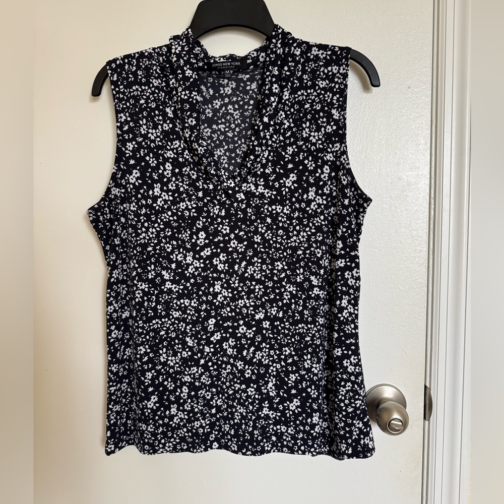 Jones New York Dark Blue and White Blouse, M🦋